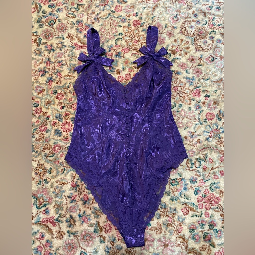 Vintage Victoria Secret Purple lingerie w/ Lace and Silk Size Large